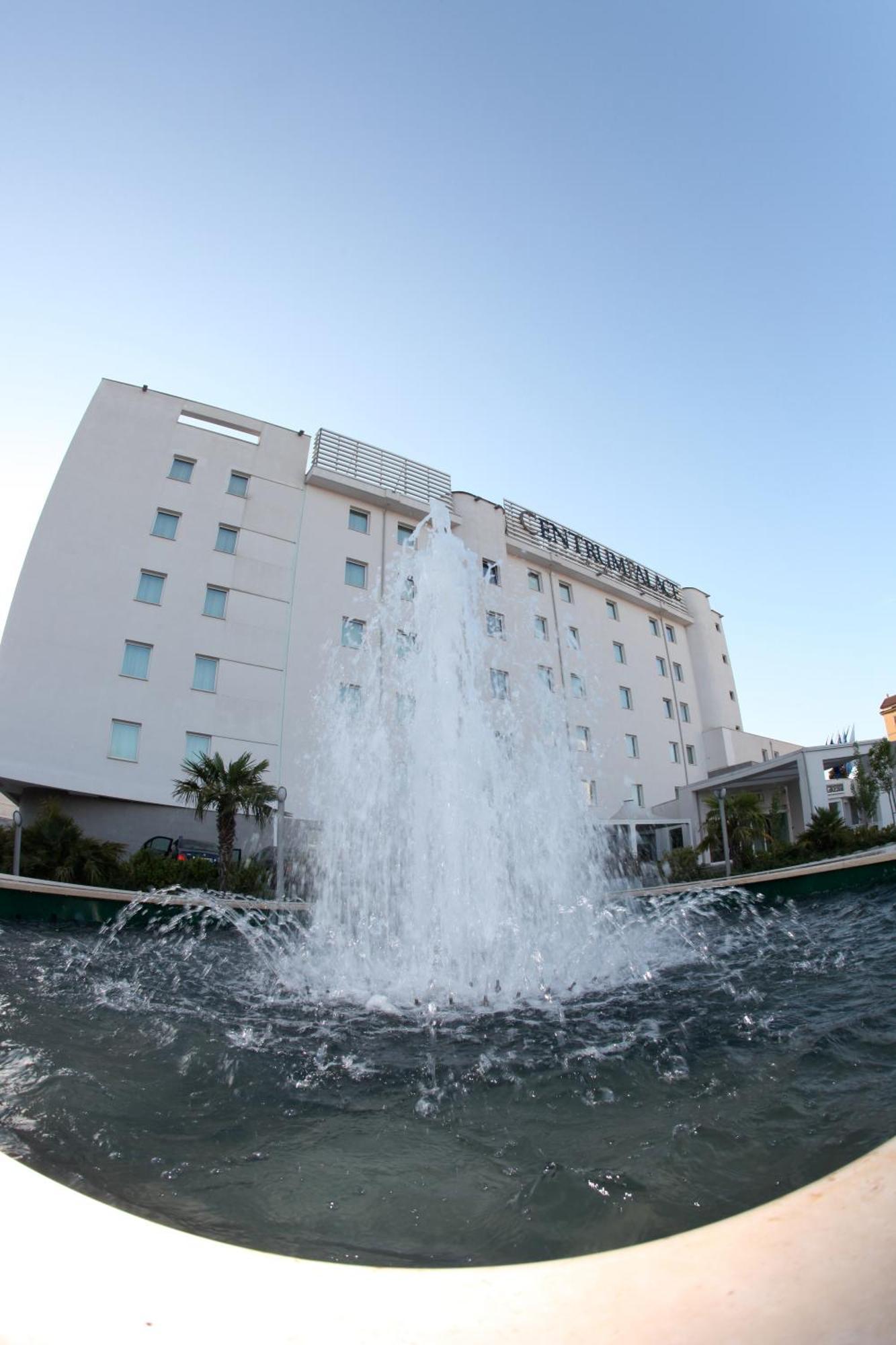 Centrum Palace Hotel & Resorts Campobasso Exteriör bild