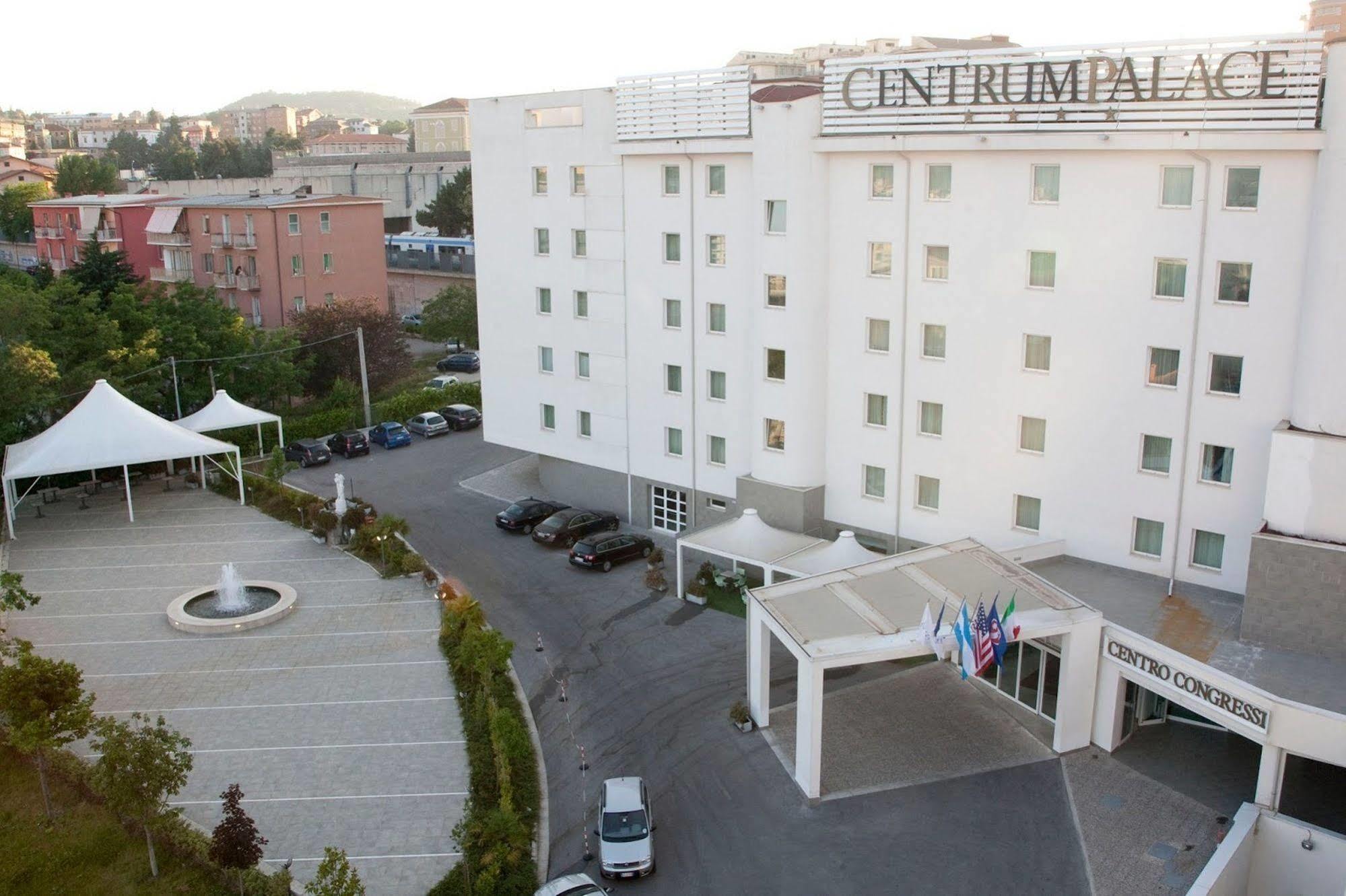 Centrum Palace Hotel & Resorts Campobasso Exteriör bild