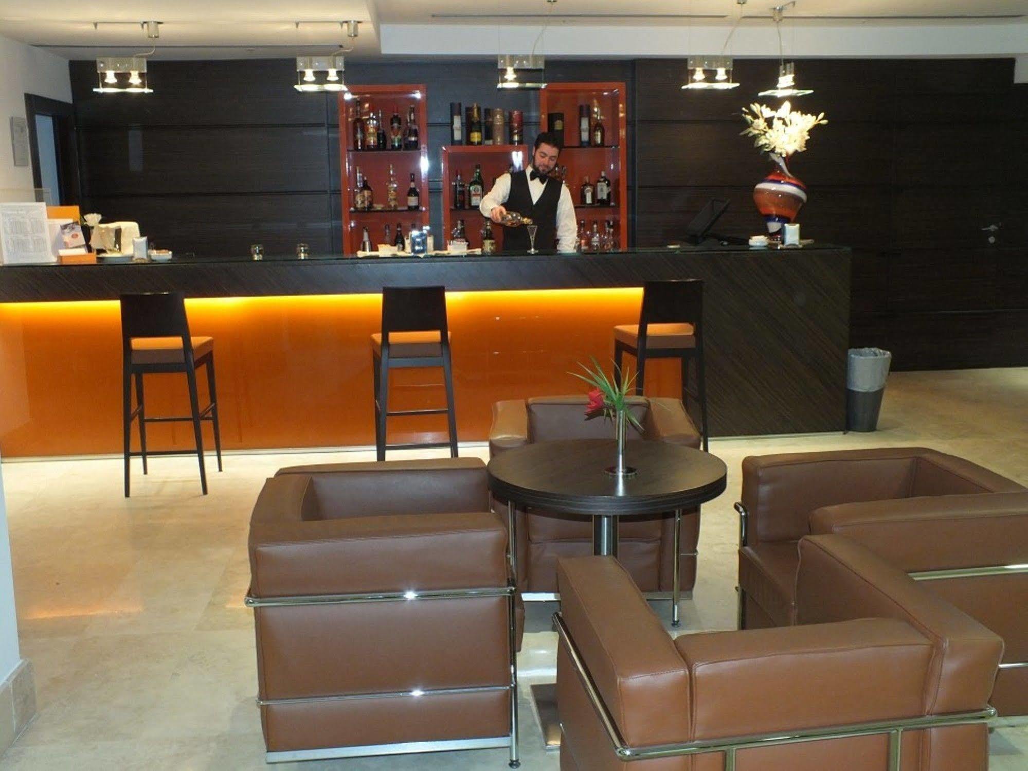 Centrum Palace Hotel & Resorts Campobasso Exteriör bild